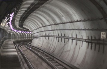 20200519-Eric-PisarroGrant-Tunnel-Curve