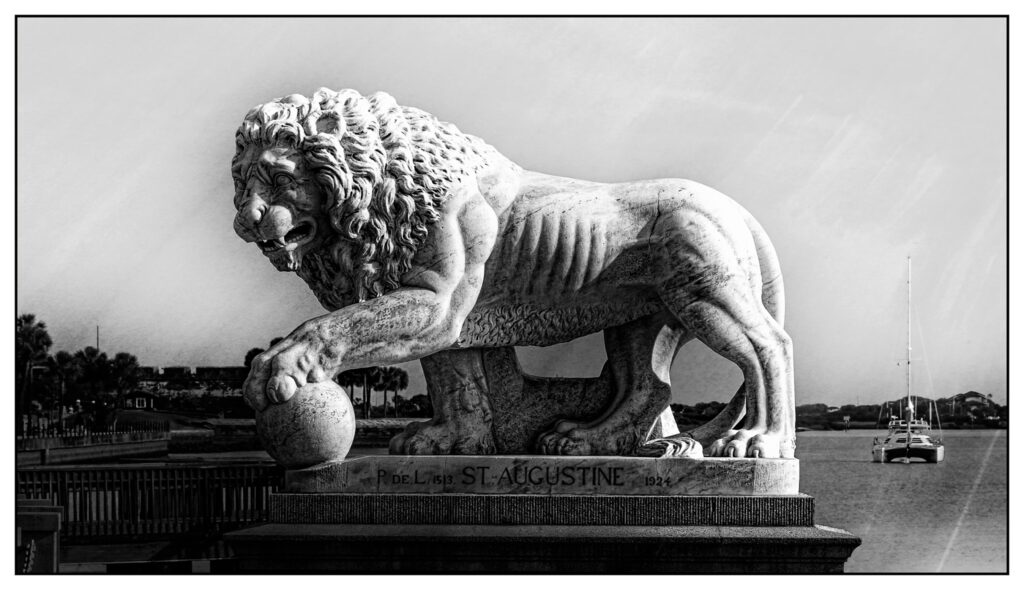 Lion on Lion Bridge
